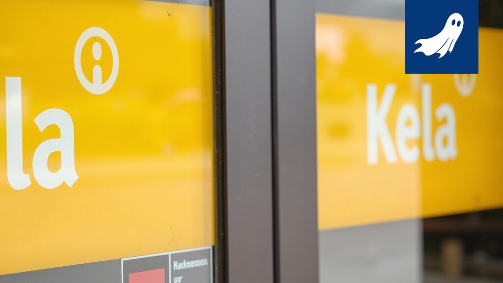 Artikkelin otsikko: Teknologinen vieraantuminen romuttaa yhteiskunnan järjestyksen. Kuvassa on futuristinen, hämärästi valaistu muistitikku, joka symboloi teknologian hallitsematonta vaikutusta yhteiskuntaan.
