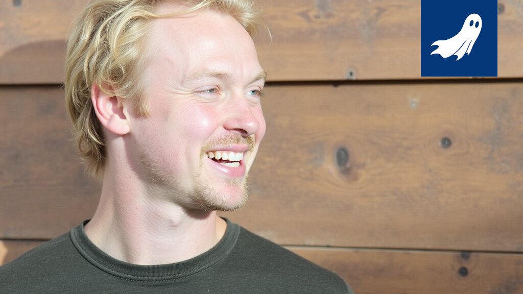Konsta Helenius hymyilee pääomasijoittajan asussa, taustalla futuristinen jääkiekkohalli.
