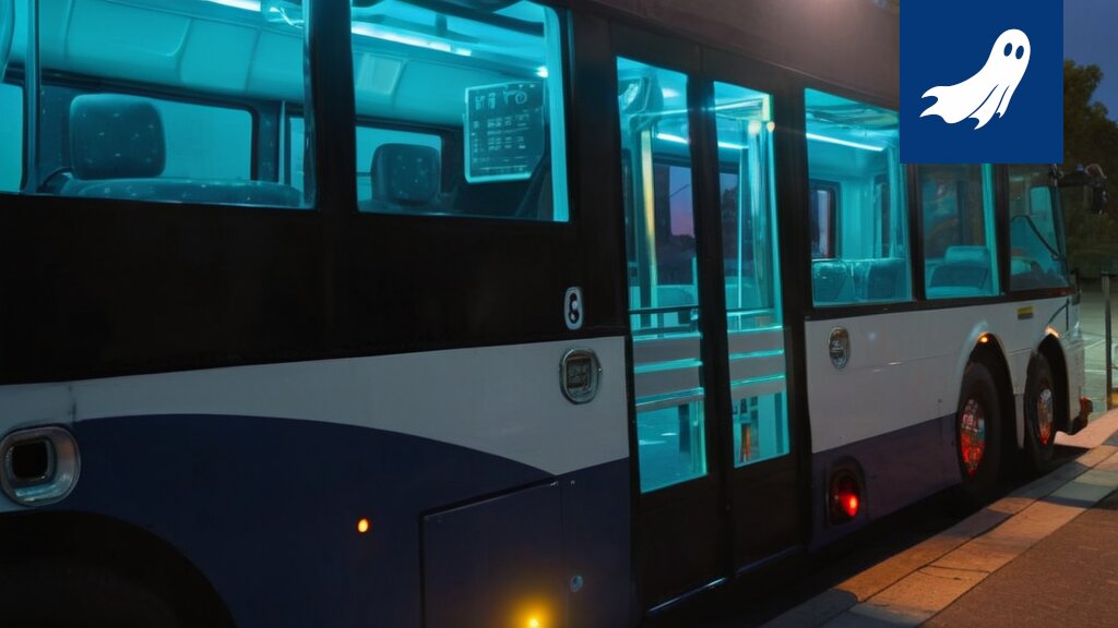 Neonväreissä kylpevä Nysse-bussi Tampereen keskustassa, kuva satiirisen uutisartikkelin yhteydestä.