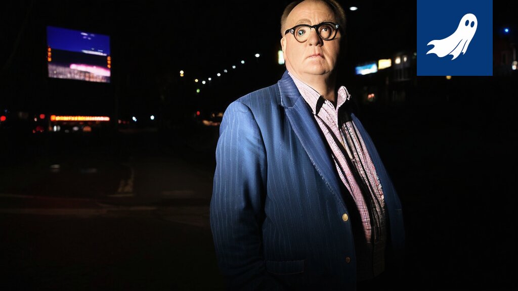 Satiirinen kuva Pyynikin urheilukentästä, jossa Patriot-ohjukset valvovat nyrkkeilyottelua.